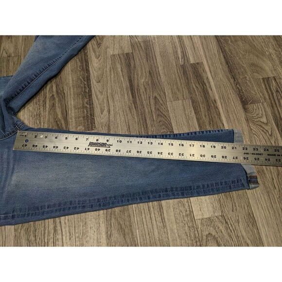 (3/$35) Kensie Womens Size 26 Pockets Cuffed Whiskered Denim Blue Jeans Capris - Picture 9 of 11